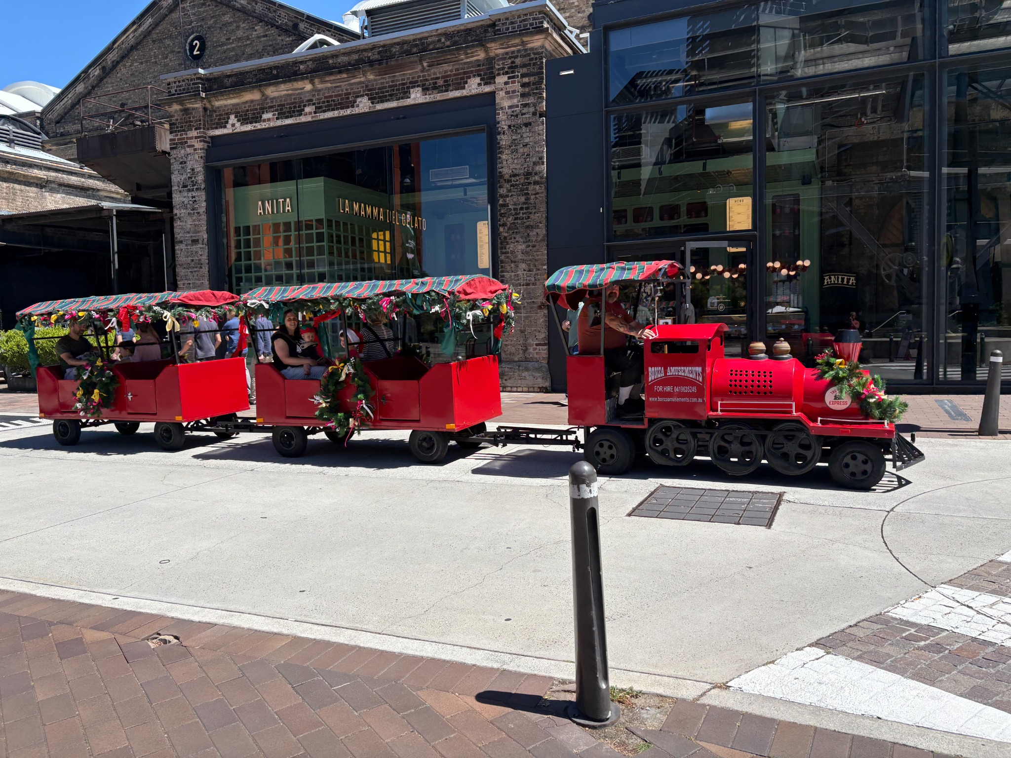Trackless train hire for corporate and community events in Sydney